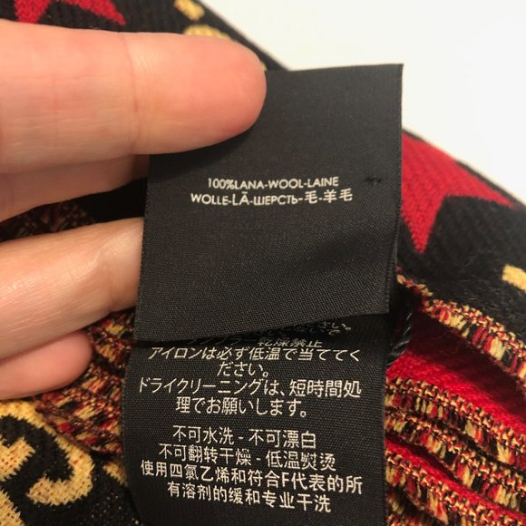 Gucci GG Stars Scarf in Black and Red NEW WITH TAGS - Picture 10 of 12